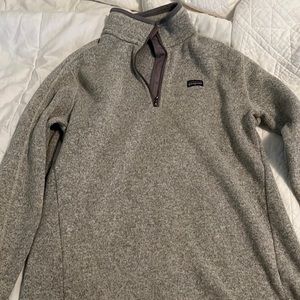 Grey Patagonia pull over!! Only worn a few times